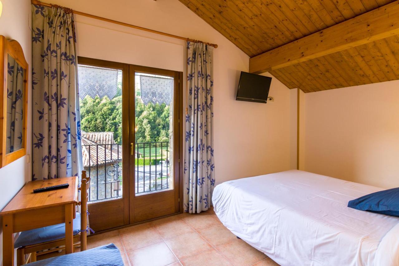 Hostal Cal Mestre Вилальонга-де-Тер Экстерьер фото