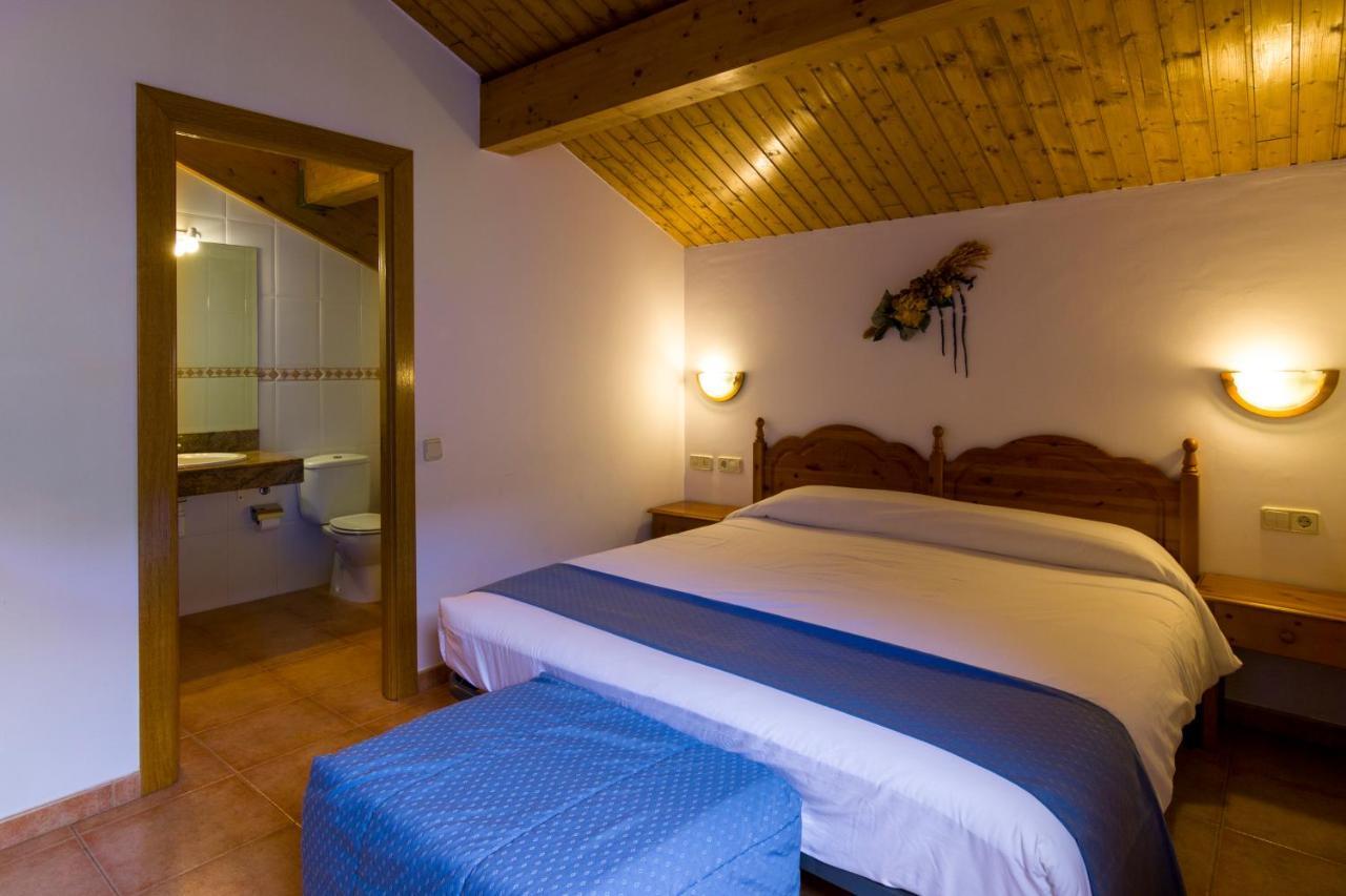 Hostal Cal Mestre Вилальонга-де-Тер Экстерьер фото