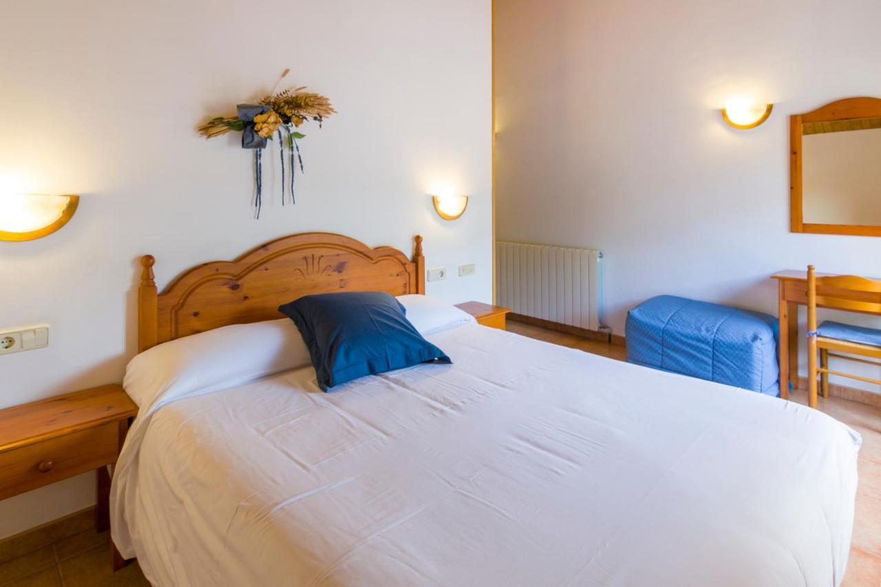 Hostal Cal Mestre Вилальонга-де-Тер Экстерьер фото