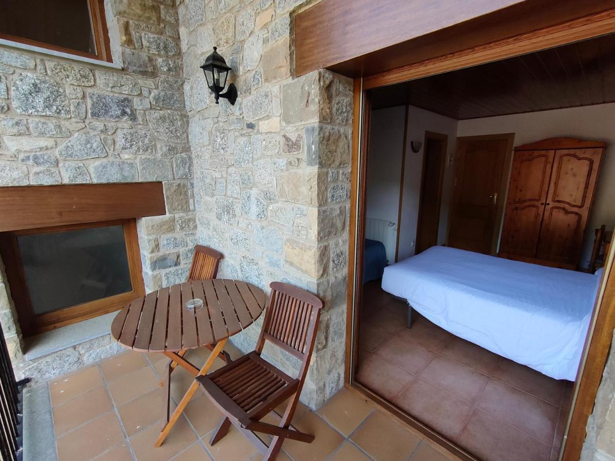 Hostal Cal Mestre Вилальонга-де-Тер Экстерьер фото