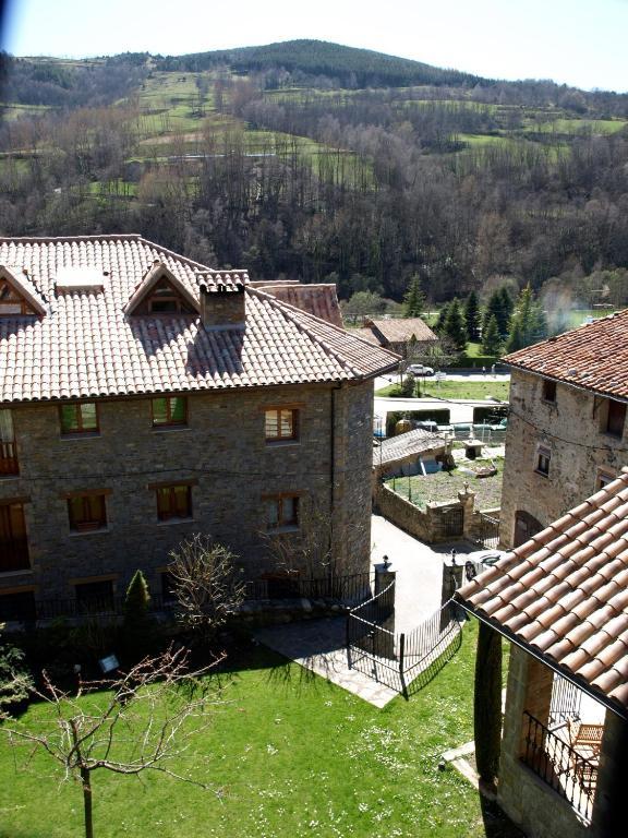 Hostal Cal Mestre Вилальонга-де-Тер Экстерьер фото